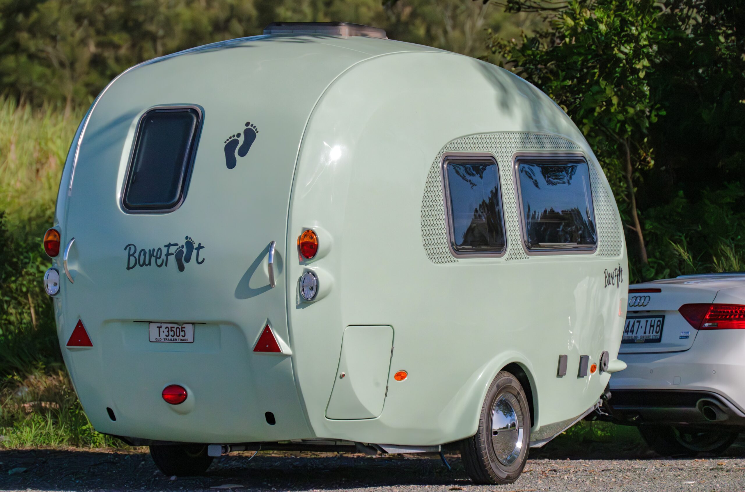 Barefoot Caravans at Cooly Rocks On